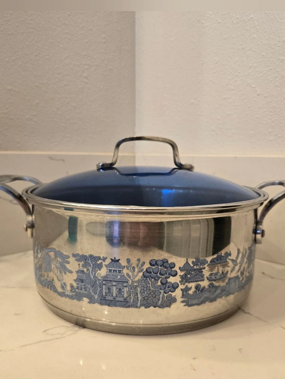 Blue Willow Stainless Stell Dutch Oven 5 QT